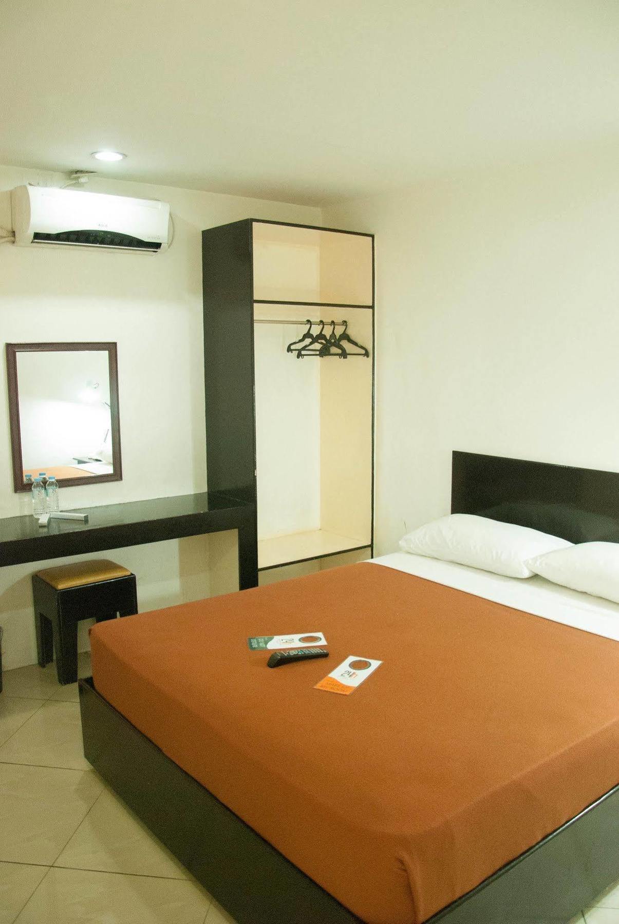 Zen Rooms Basic La Paz Makati City Екстериор снимка